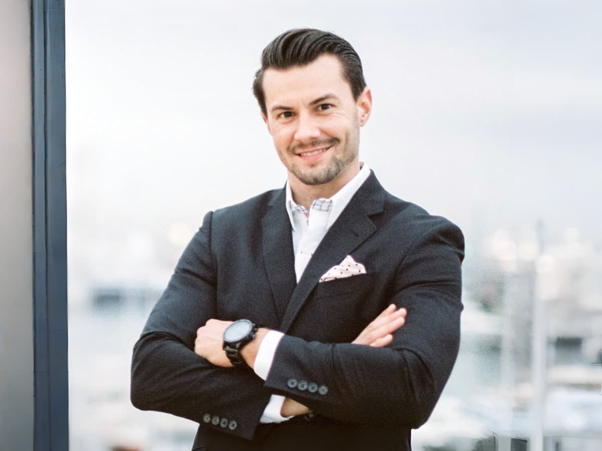 Why Top Real Estate Agents Delegate Complex Tasks to VAs to Break Growth Ceilings