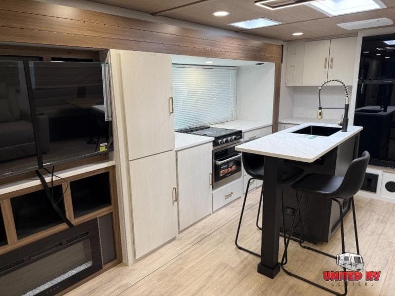 United RV Centers Expands Towable Camper Inventory and Service Offerings in Chatsworth