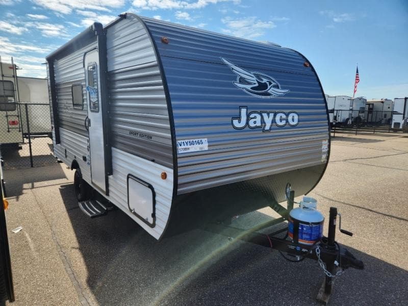 Hilltop Camper & RV Expands Travel Trailer Inventory Across Minnesota