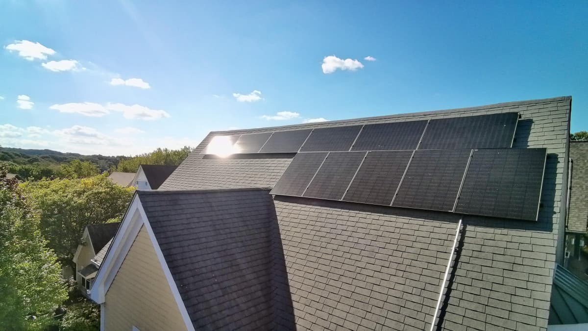 Massachusetts Homeowners Face Urgent Solar Investment Decision as Federal Incentives Approach 2026 Expiration
