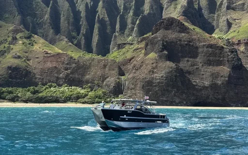 Makana Charters Runs Full Summer Schedule of Na Pali Coast Tours