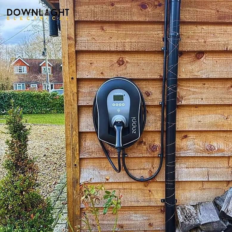 Southern England's EV Charging Infrastructure Expansion Addresses Growing Electric Vehicle Adoption