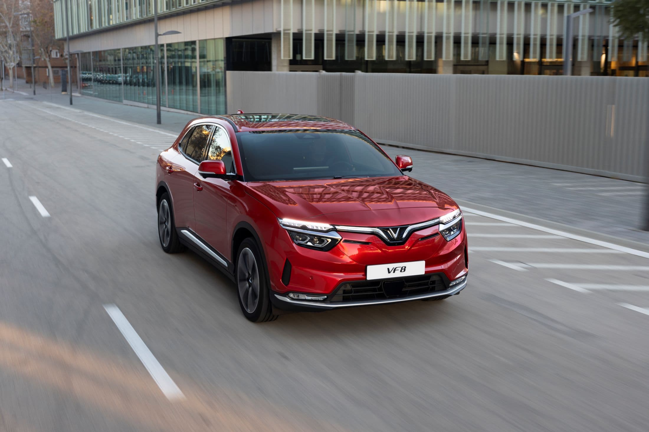 VinFast VF 8 Sets New Safety and Technology Benchmarks in Middle East's EV Market