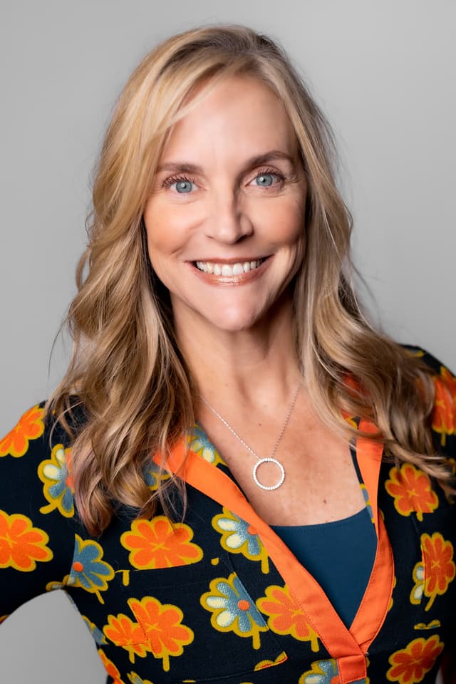 Sara Schaeffner Honored with 2024 Women in Wide Format Award for Leadership in Digital Print Industry