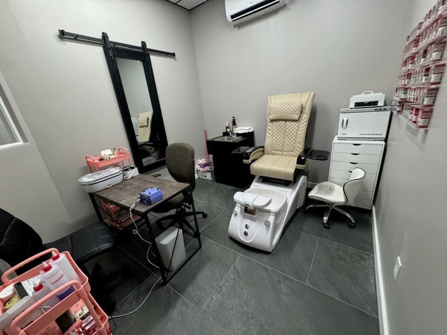 Sarah Nail Studio Joins Hill Country Salon Suites, Highlighting Trend Towards Independent Beauty Services