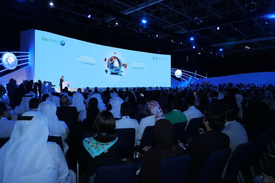 Knowledge Summit 2024 Highlights AI's Role in Sustainability and Innovation