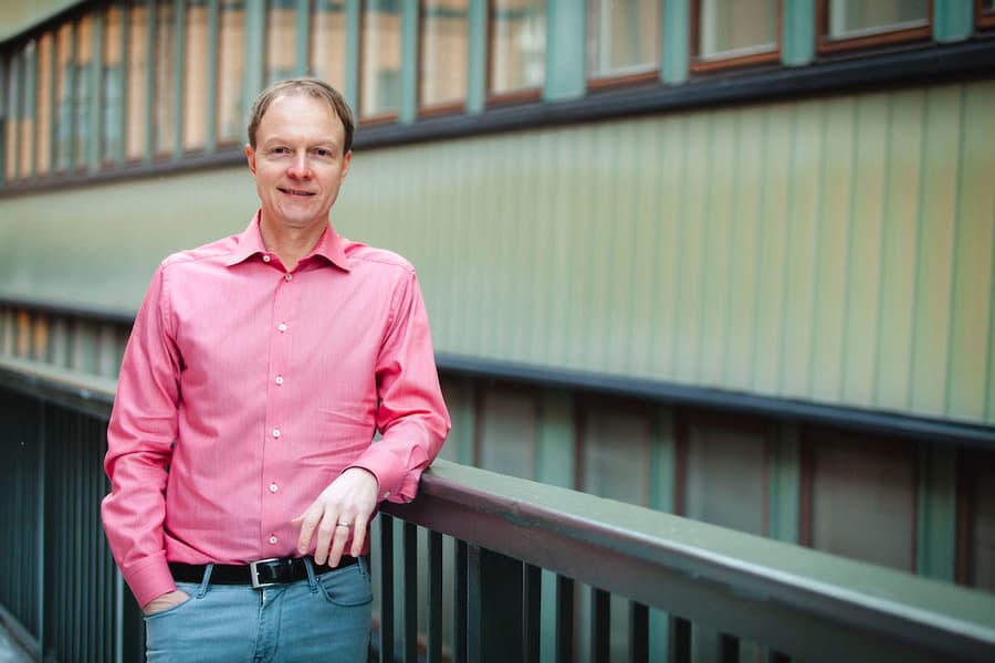 NinaData and VU Compare Partnership Revolutionizes Digital Advertising with AI-Driven Contextual Targeting