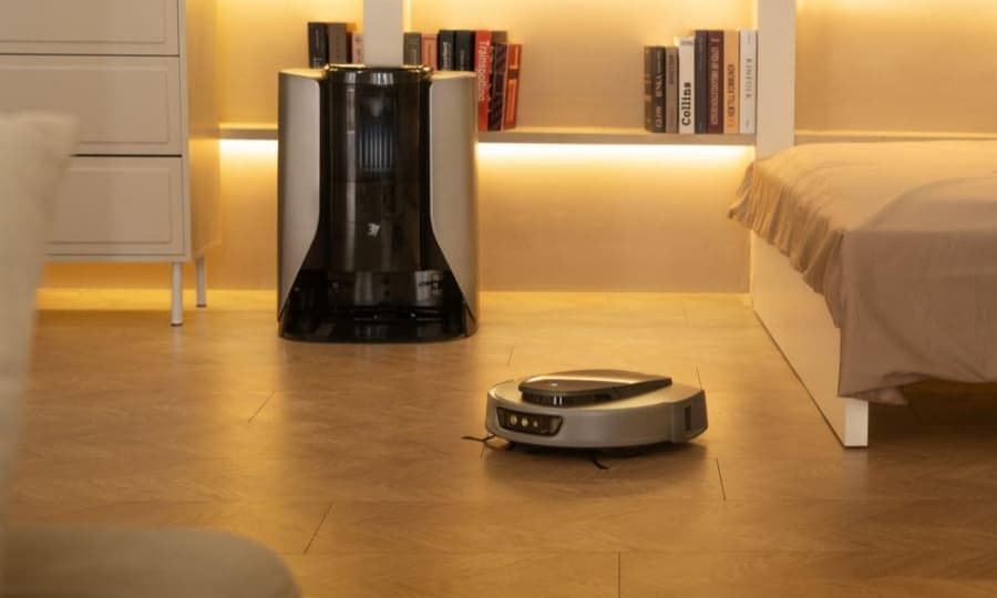 Self-Empty Robot Vacuums: A Game-Changer for Pet Owners