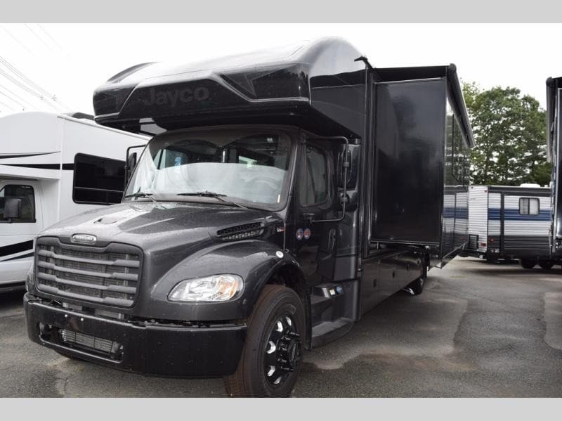 Pete's RV Center Expands Jayco Seneca Inventory, Strengthens Multi-State Sales and Service Network