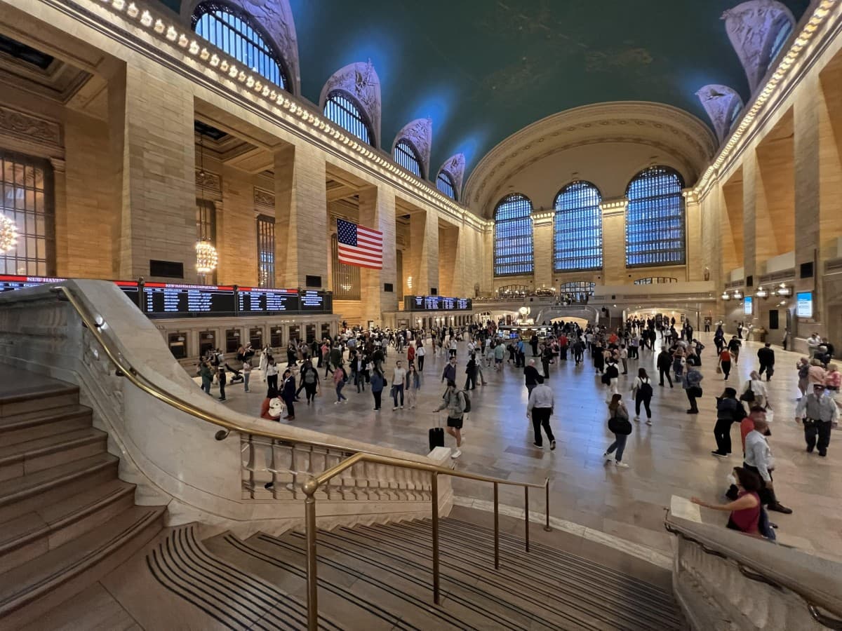 NYC Free Tour Launches Bilingual Daily Route Through Midtown Manhattan