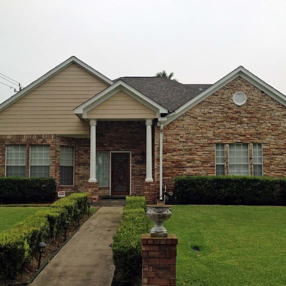 Houston Housing Market Defies National Trends with Stable Sales and Improved Affordability