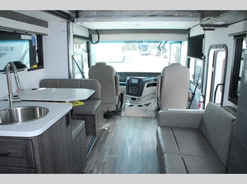 Pete's RV Center Expands Fifth Wheel Inventory Across New England, Including Massachusetts
