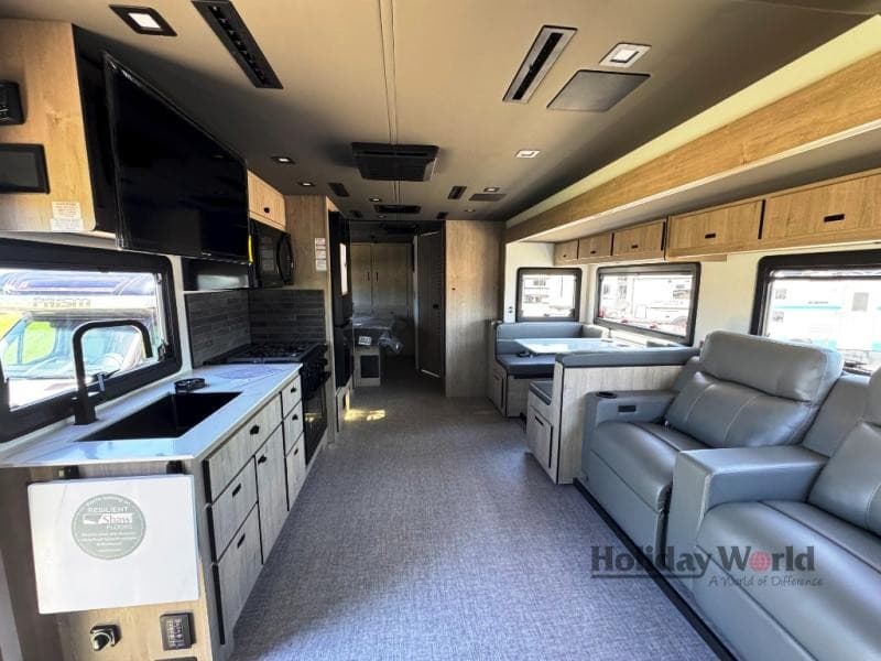 Holiday World of Katy Expands RV Inventory Across Texas and New Mexico
