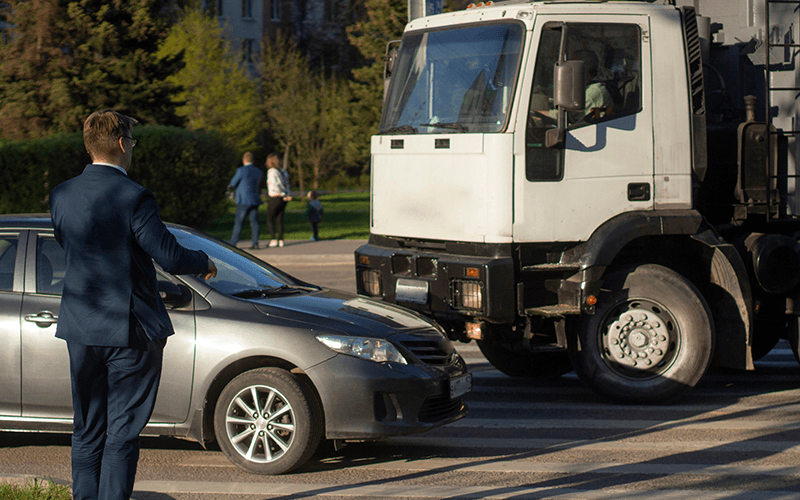 Navigating the Aftermath of Commercial Truck Accidents: Essential Do’s and Don’ts