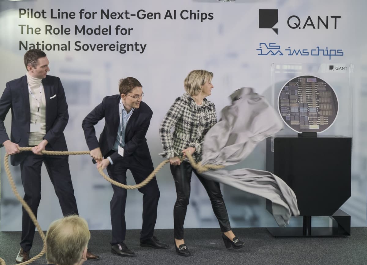 Q.ANT and IMS CHIPS Launch Production Line for High-Performance Photonic AI Chips