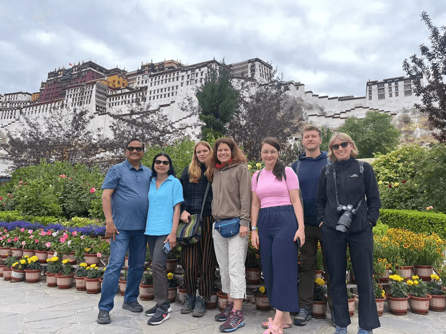 Tibet's Tourism Boom in 2024: A Surge in International Visitors Driven by Policy and Infrastructure